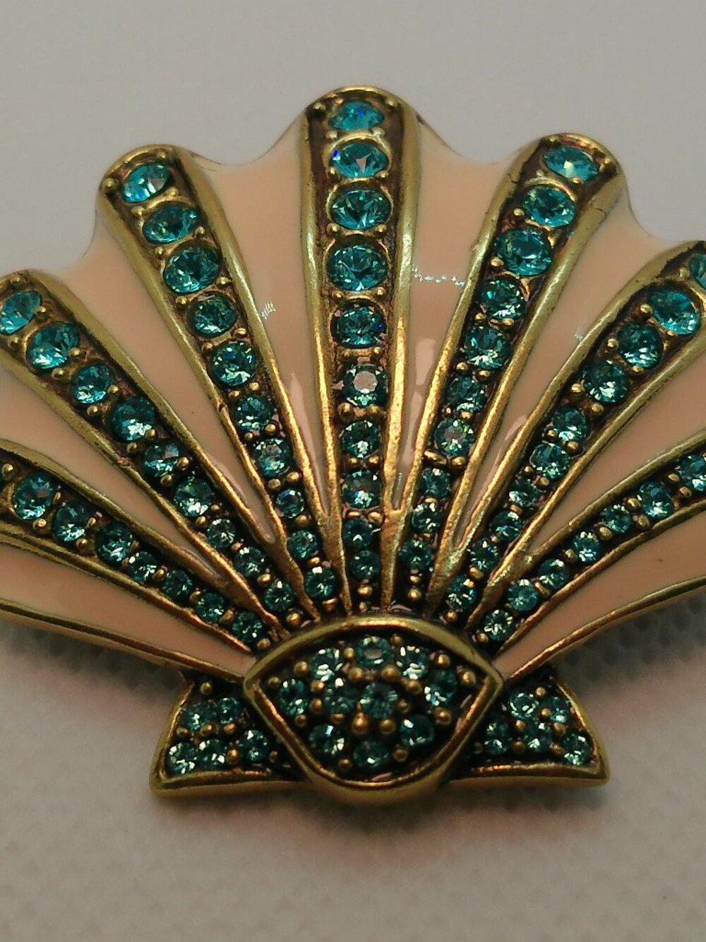 Brooch Heidi Daus Sea Shell Women’s Pin Fashion Brooch